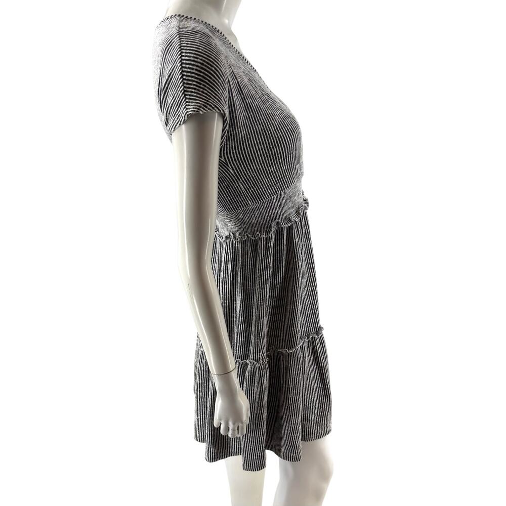 Caution to the Wind Womens Dress Size Medium Black White Ribbed Smocked Waist - Picture 3 of 6